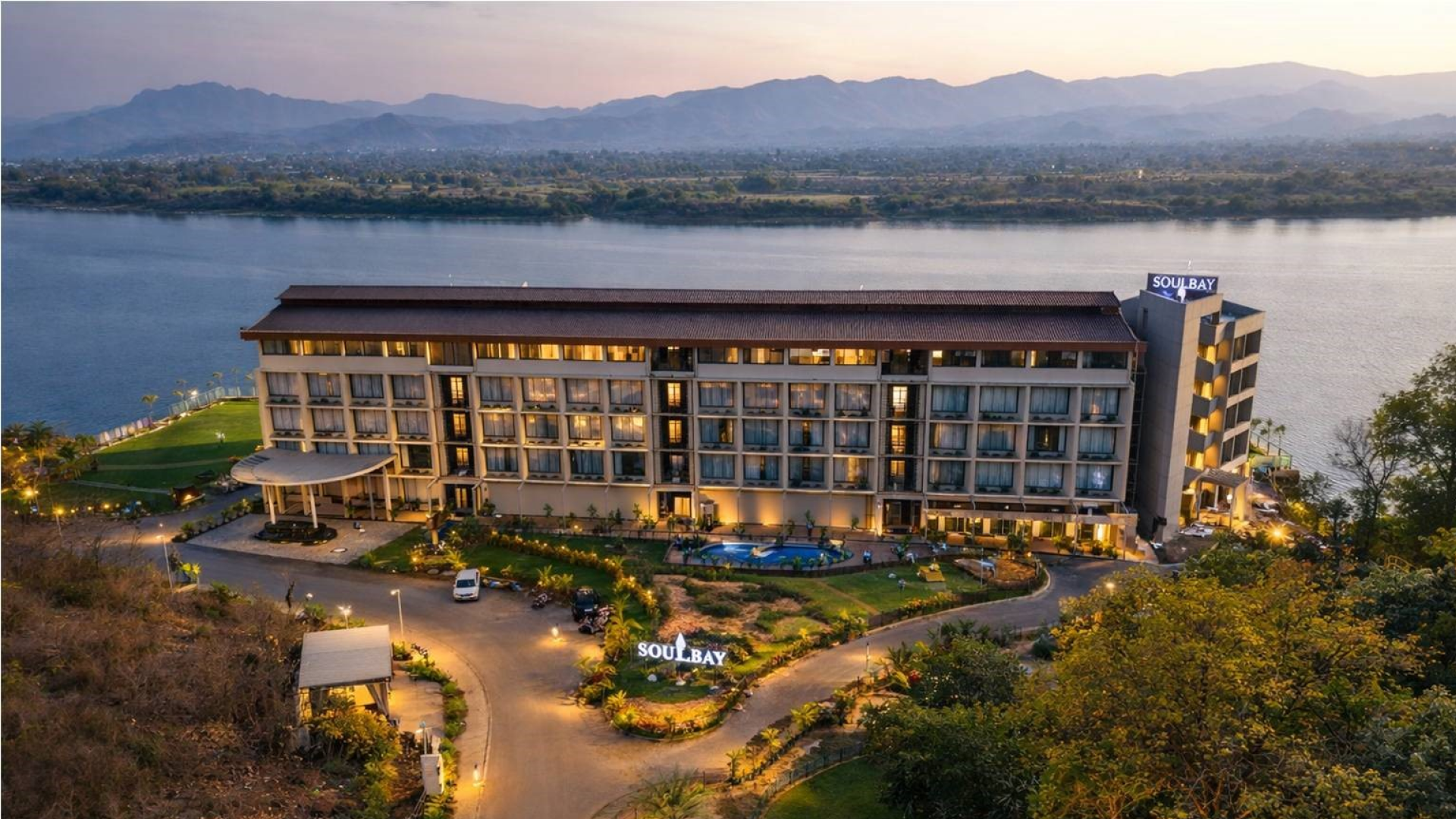 Mist Valley Resort