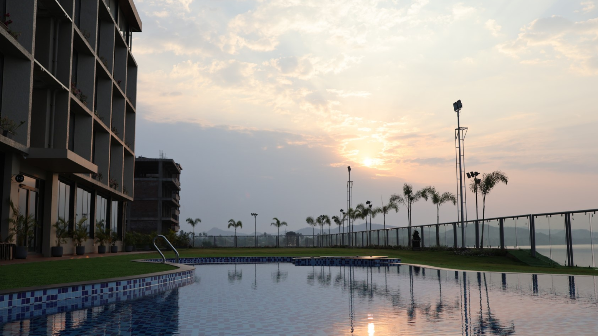 Mist Valley Resort